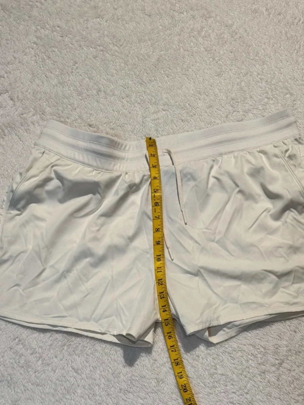 The North Face Women’s Aphrodite Shorts Size 2X White Dune New